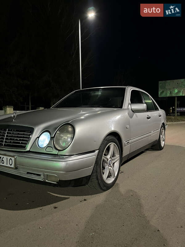 Седан Mercedes-Benz E-Class 1997 в Могилев-Подольске