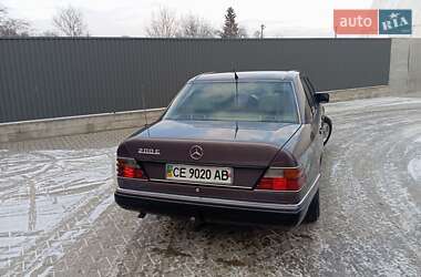 Седан Mercedes-Benz E-Class 1991 в Косове