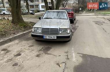 Седан Mercedes-Benz E-Class 1990 в Львове