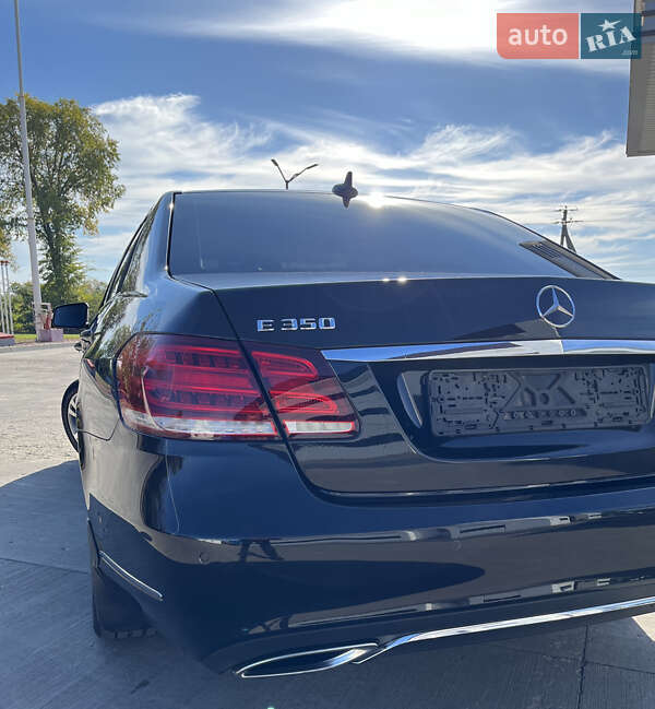 Седан Mercedes-Benz E-Class 2014 в Вараше