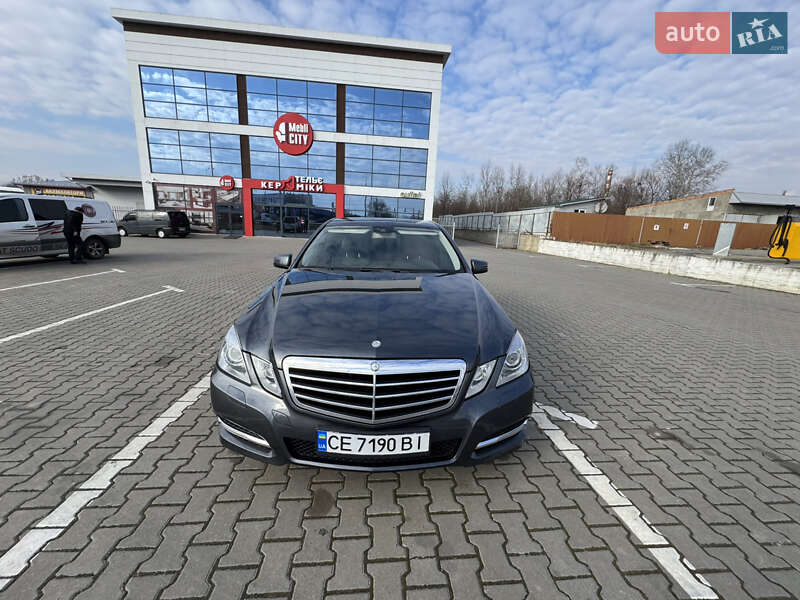 Седан Mercedes-Benz E-Class 2011 в Черновцах