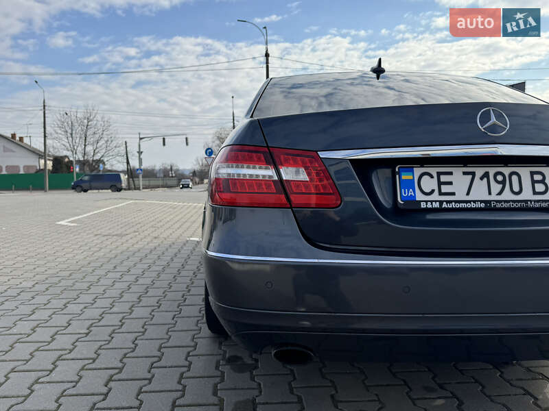 Седан Mercedes-Benz E-Class 2011 в Черновцах