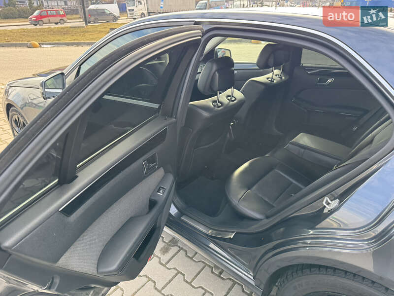 Седан Mercedes-Benz E-Class 2011 в Черновцах