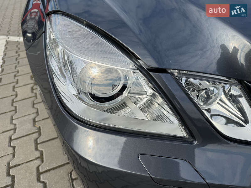 Седан Mercedes-Benz E-Class 2011 в Черновцах