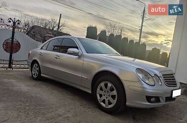 Седан Mercedes-Benz E-Class 2007 в Чернівцях