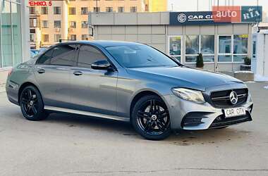 Седан Mercedes-Benz E-Class 2016 в Києві