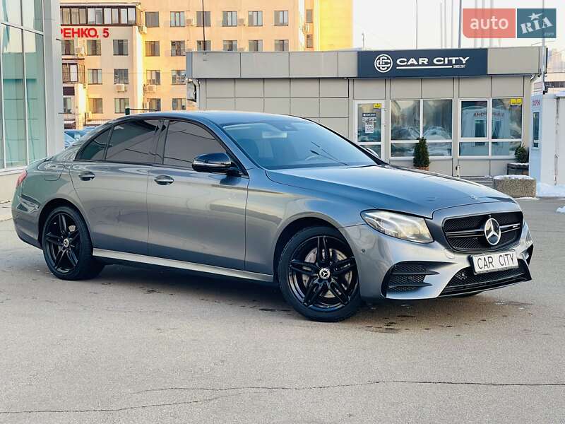 Седан Mercedes-Benz E-Class 2016 в 