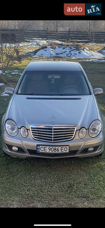 Седан Mercedes-Benz E-Class 2004 в Долине