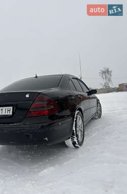 Седан Mercedes-Benz E-Class 2004 в 