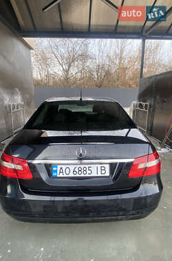 Седан Mercedes-Benz E-Class 2010 в 