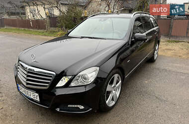 Универсал Mercedes-Benz E-Class 2010 в Тересве