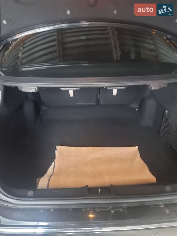 Седан Mercedes-Benz E-Class 2006 в Косові