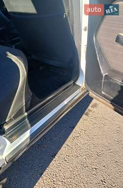 Седан Mercedes-Benz E-Class 1988 в 