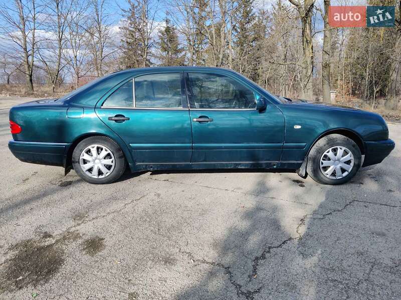 Седан Mercedes-Benz E-Class 1996 в Кельменцах фото 4 Седан Mercedes-Benz E-Class 1996 в Кельменцах