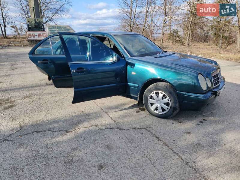 Седан Mercedes-Benz E-Class 1996 в Кельменцах фото 6 Седан Mercedes-Benz E-Class 1996 в Кельменцах
