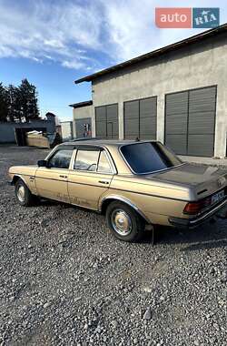 Седан Mercedes-Benz E-Class 1985 в 