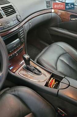 Седан Mercedes-Benz E-Class 2003 в 