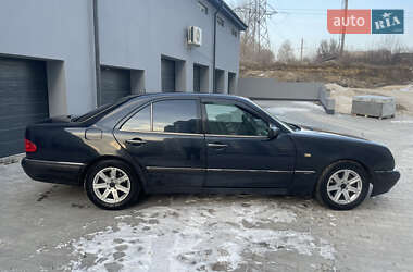 Седан Mercedes-Benz E-Class 1996 в 