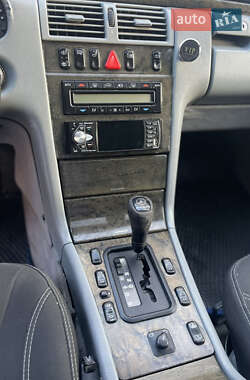 Седан Mercedes-Benz E-Class 1996 в 