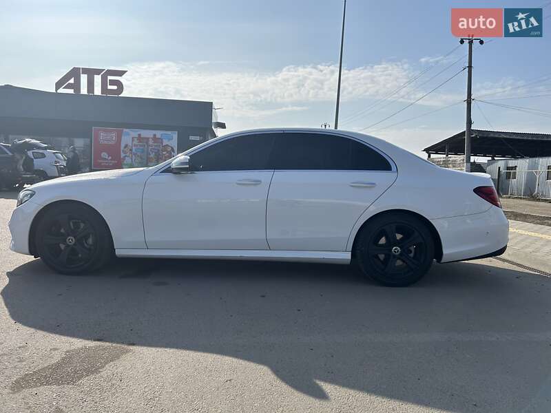 Седан Mercedes-Benz E-Class 2017 в Чернівцях