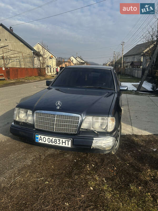 Седан Mercedes-Benz E-Class 1995 в Тячеві