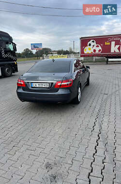 Седан Mercedes-Benz E-Class 2012 в 