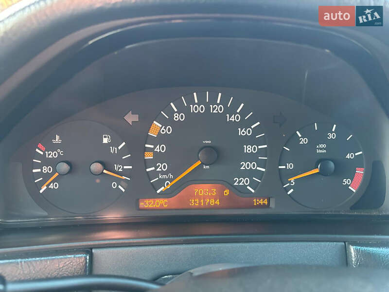 Седан Mercedes-Benz E-Class 1997 в Любешове