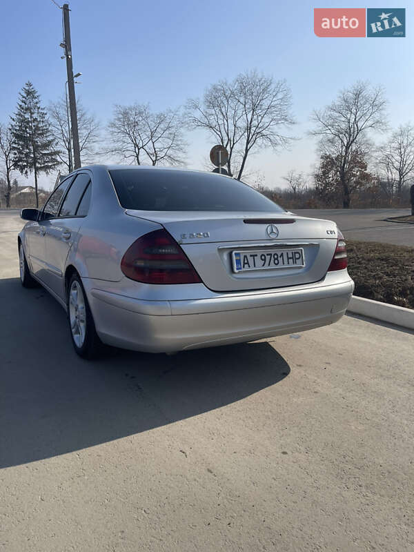 Седан Mercedes-Benz E-Class 2002 в Коломые