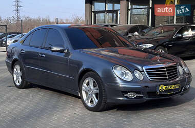 Седан Mercedes-Benz E-Class 2006 в Чернівцях