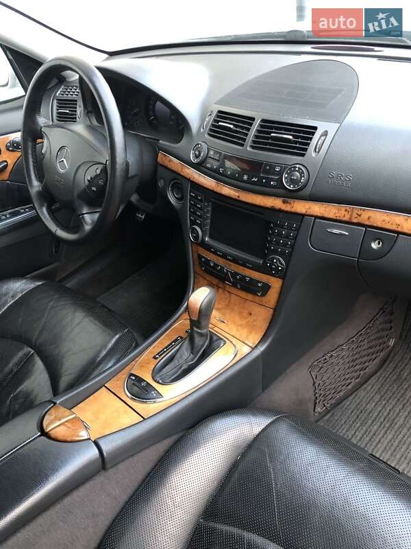 Седан Mercedes-Benz E-Class 2003 в Львові