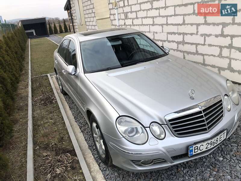 Седан Mercedes-Benz E-Class 2003 в Львові