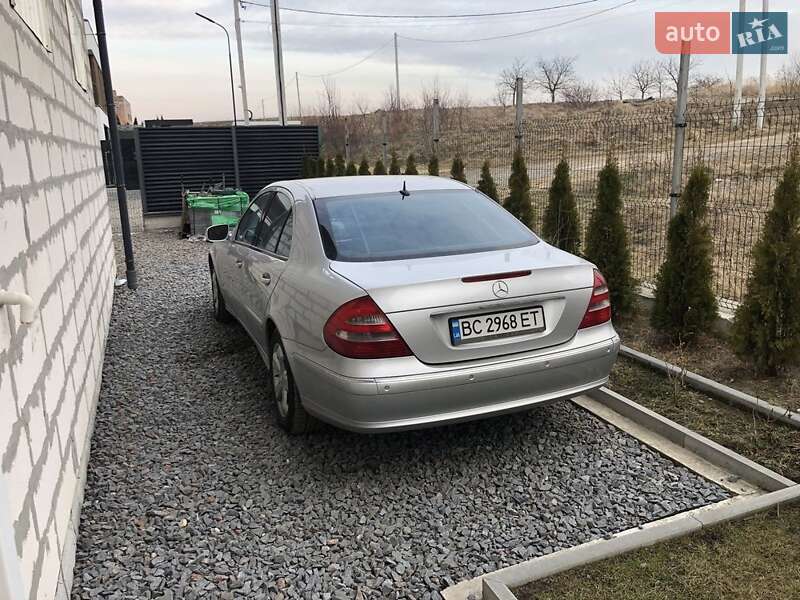 Седан Mercedes-Benz E-Class 2003 в Львові