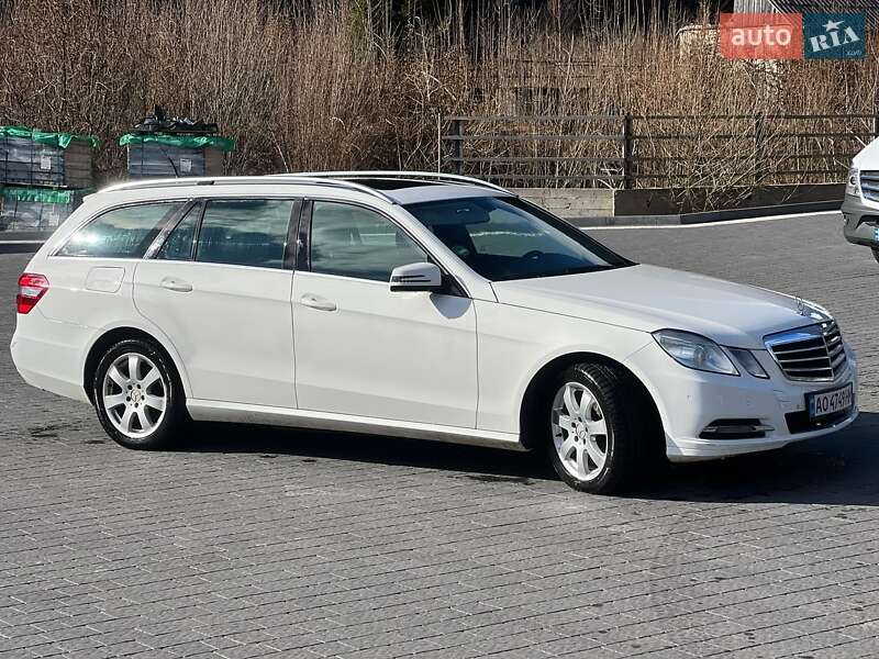 Универсал Mercedes-Benz E-Class 2012 в Хусте