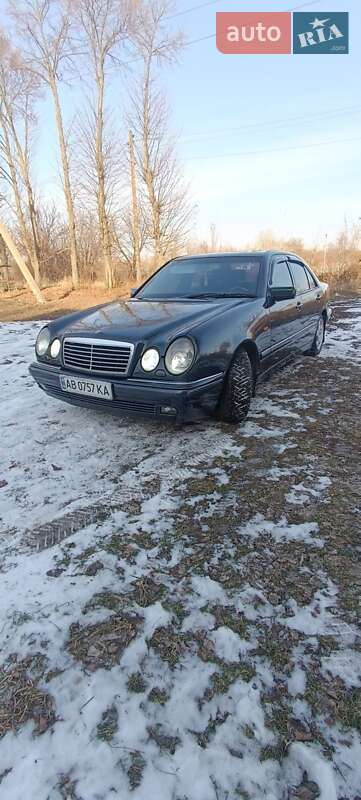 Седан Mercedes-Benz E-Class 1996 в Прилуках