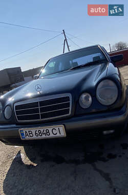 Седан Mercedes-Benz E-Class 1996 в Тростянці