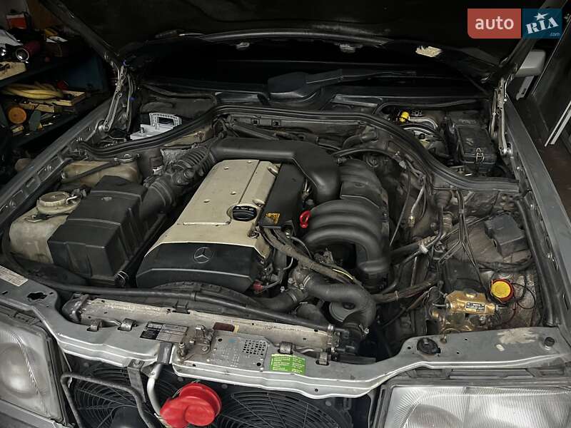 Седан Mercedes-Benz E-Class 1995 в Києві