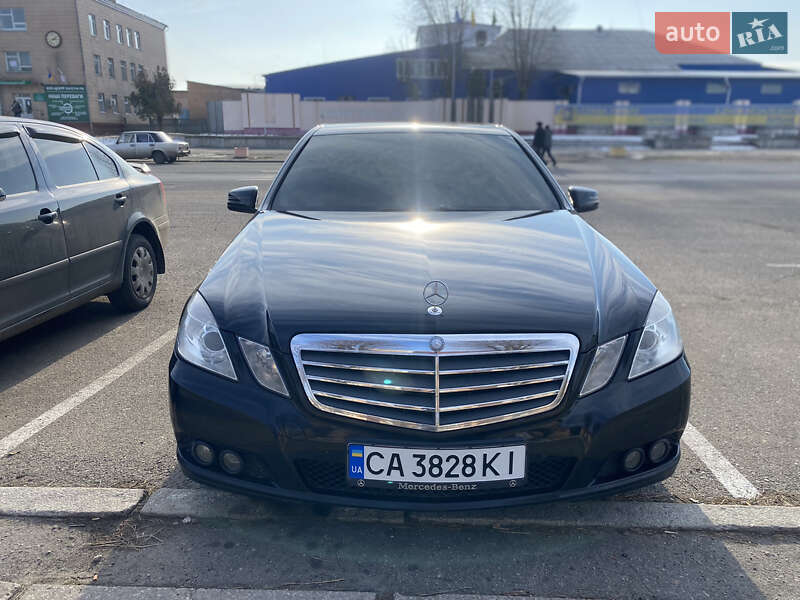 Седан Mercedes-Benz E-Class 2010 в Чернобае