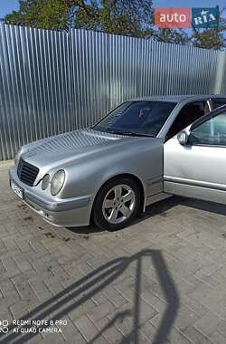 Седан Mercedes-Benz E-Class 2000 в Добротове