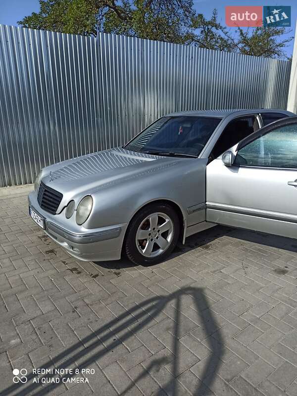 Mercedes-Benz E-Class 2000