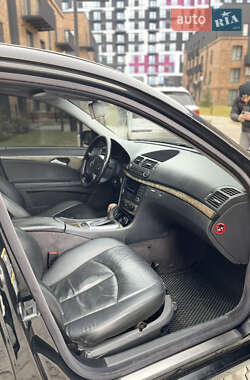 Седан Mercedes-Benz E-Class 2002 в 