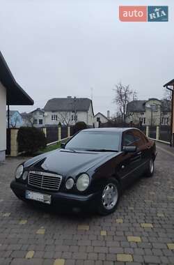 Седан Mercedes-Benz E-Class 1997 в Самборе