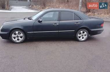 Седан Mercedes-Benz E-Class 2000 в 