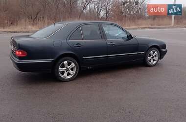 Седан Mercedes-Benz E-Class 2000 в 