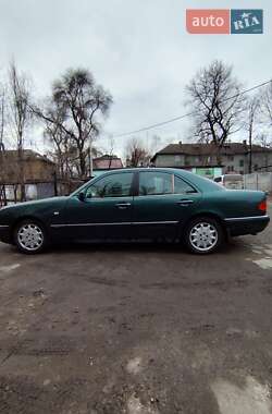 Седан Mercedes-Benz E-Class 1998 в Каменском