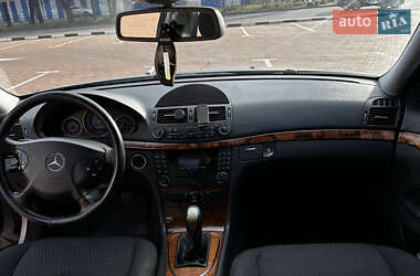 Седан Mercedes-Benz E-Class 2004 в 
