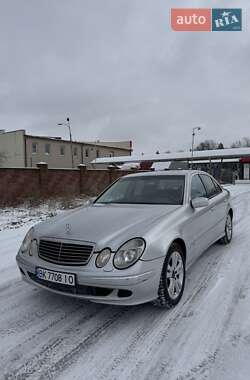 Седан Mercedes-Benz E-Class 2003 в Кременце