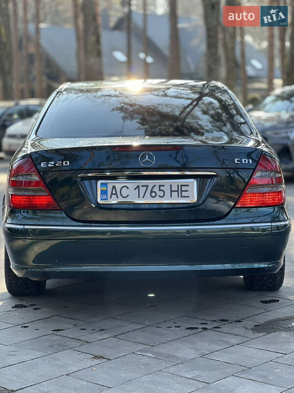 Седан Mercedes-Benz E-Class 2003 в Луцке