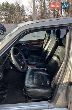 Седан Mercedes-Benz E-Class 1990 в 