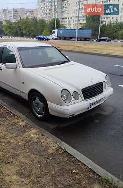 Седан Mercedes-Benz E-Class 1996 в Харькове