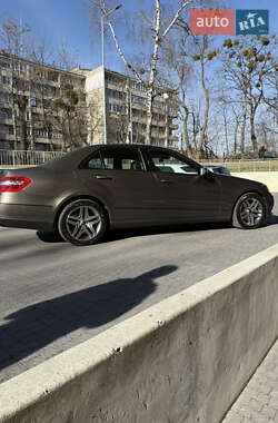 Седан Mercedes-Benz E-Class 2012 в 